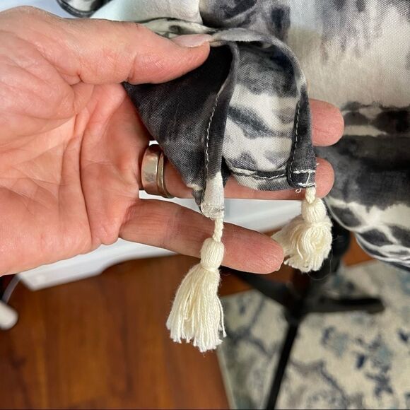 Stella Sky Gray and White Poncho Style Cold Shoulder Top - Picture 3 of 12